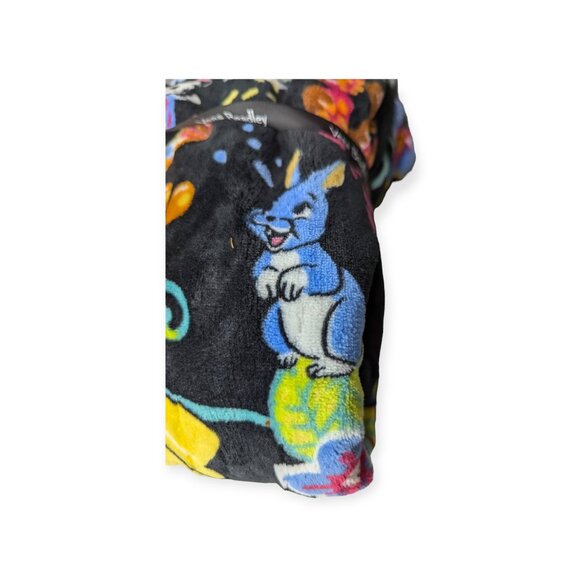 Vera Bradley X Disney Classics on the Green 80" x 50" Soft Fleece Throw - Picture 6 of 8